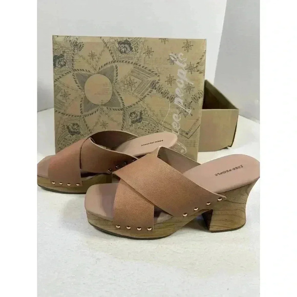New In Box Free People Mallory Criss Cross Clog Size 9.5 Vachetta Color - Picture 1 of 7